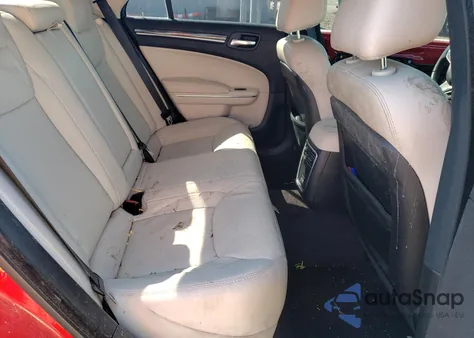 2017 Chrysler 300 Limited z USA, uszkodzony, nr VIN 2C3CCAAG6HH596801